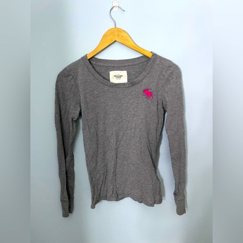 Women’s Abercrombie and Fitch long sleeve shirt- Size‎ Small